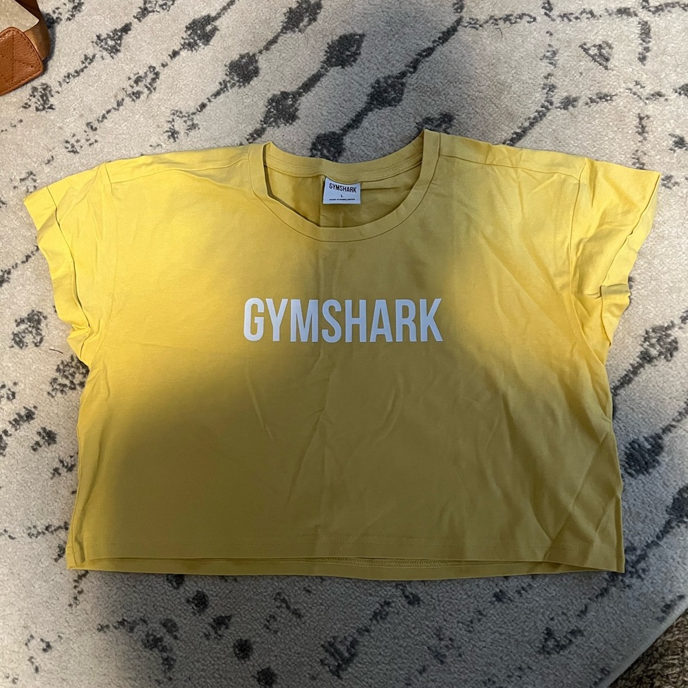 GYMSHARK cropped tee